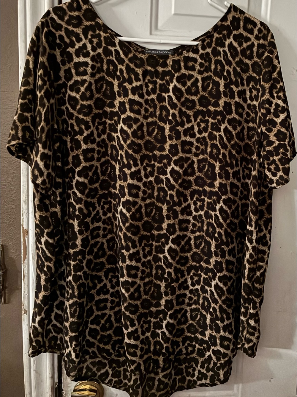 Chelsea & Theodore Leopard Print Top - Brown & Black size xxl